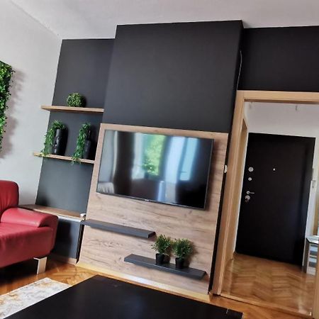 Apartman Wolf วาราชดีน ภายนอก รูปภาพ
