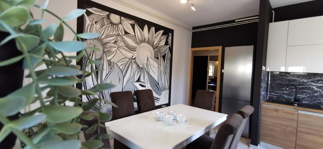 Apartman Wolf วาราชดีน ภายนอก รูปภาพ
